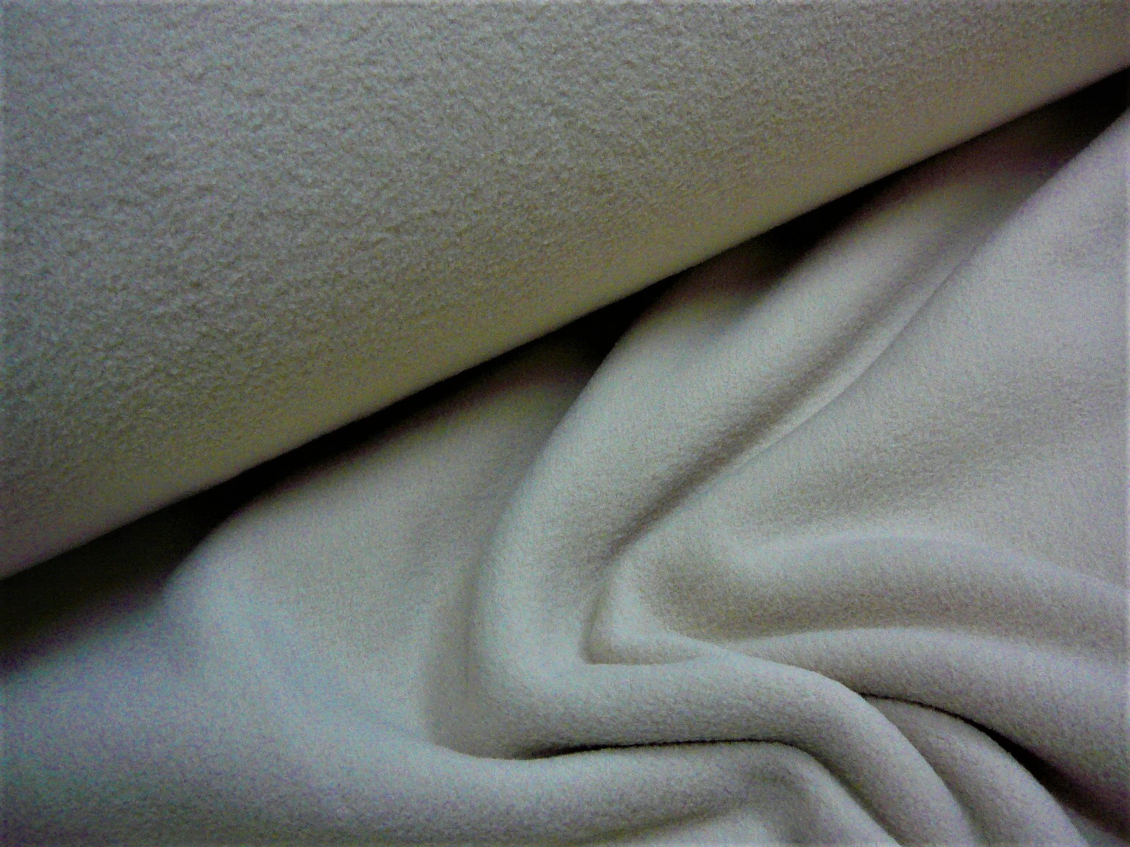 Fleece - bílá káva - šíře 150cm
