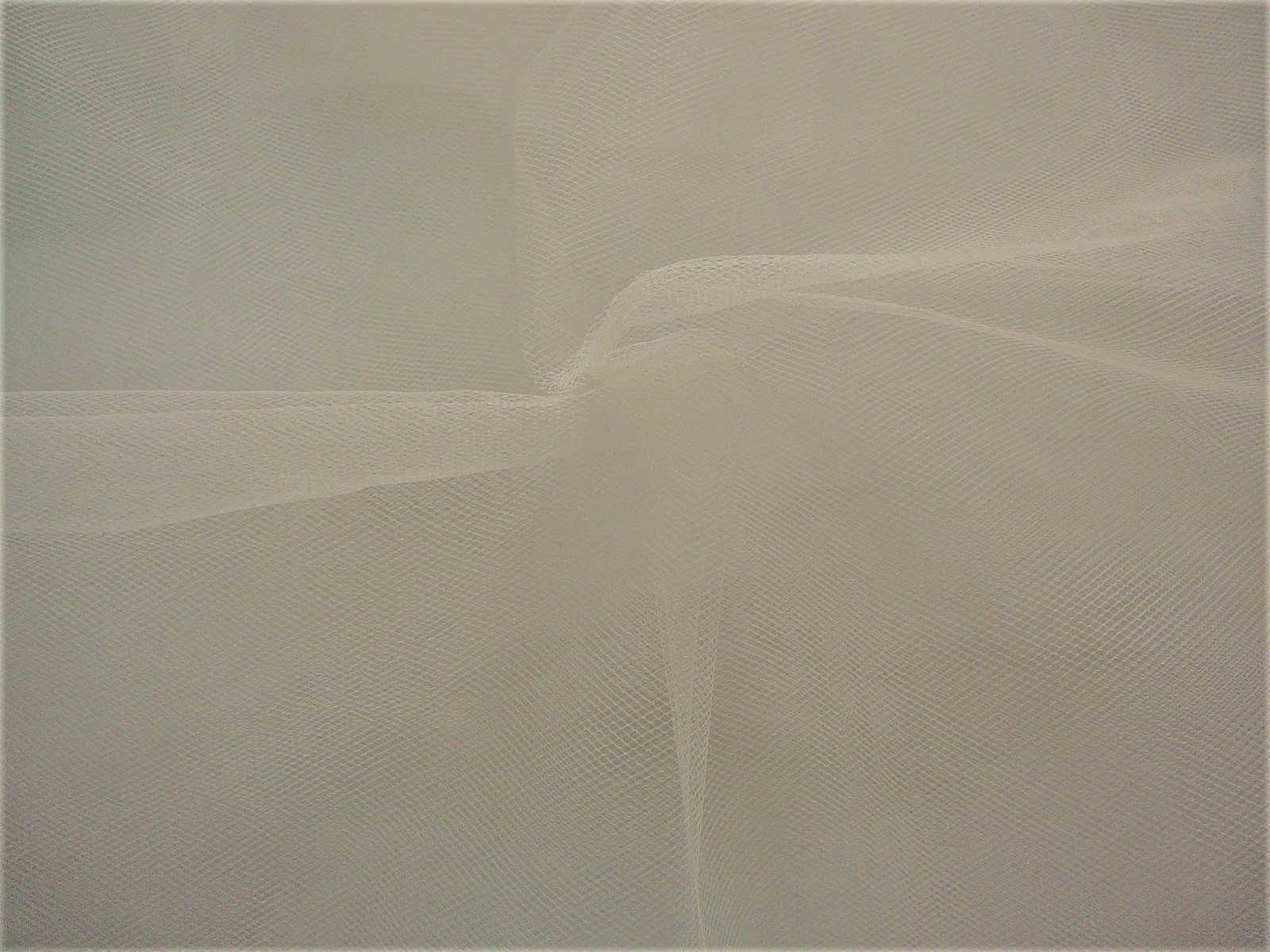 Tyl - šampaň - šíře 160cm