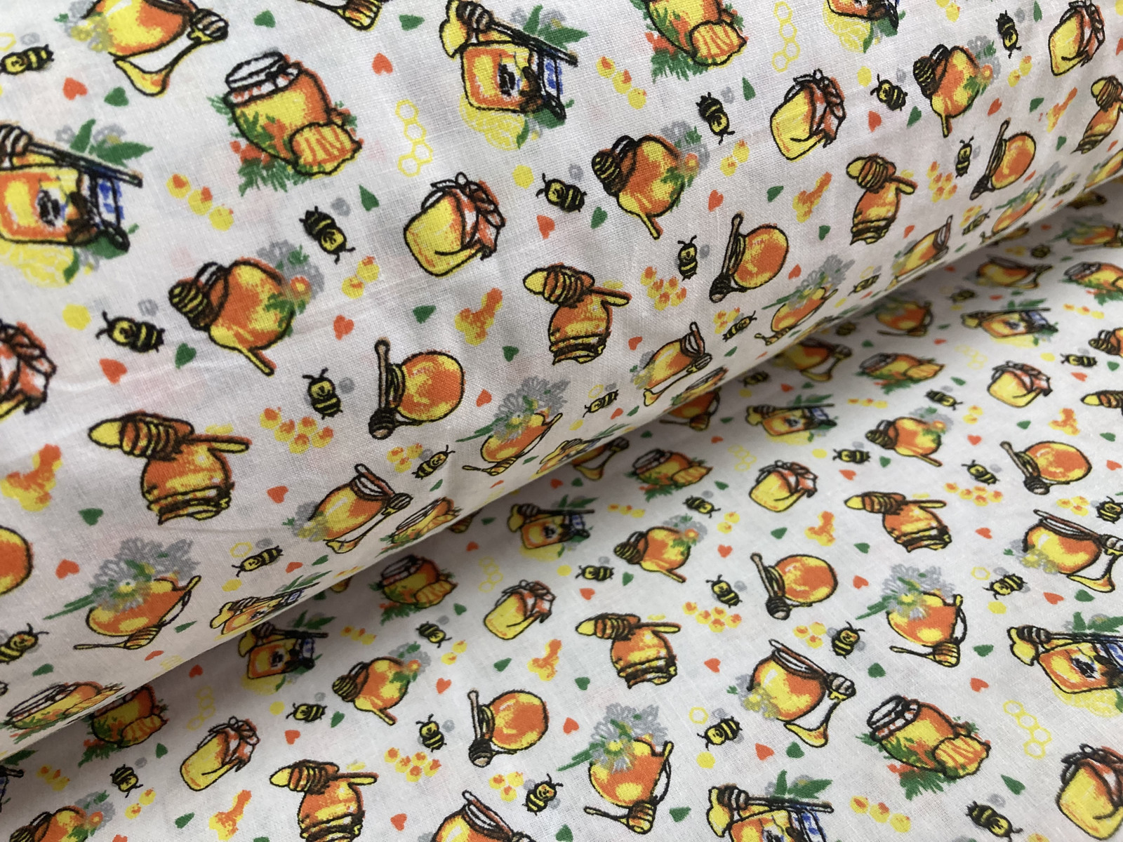 Bavlněná látka -  Honey - šíře 140cm