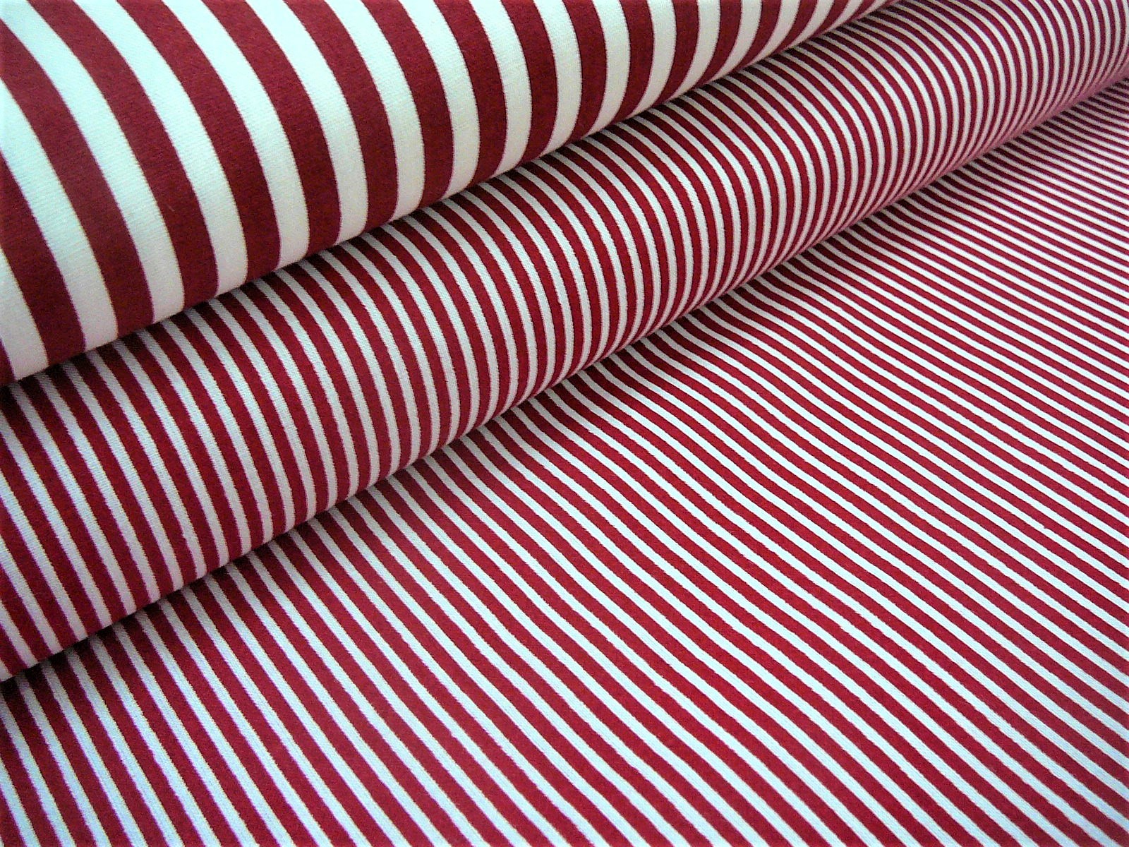 Bavlněná látka - vínový a bílý proužeček - šíře 150cm