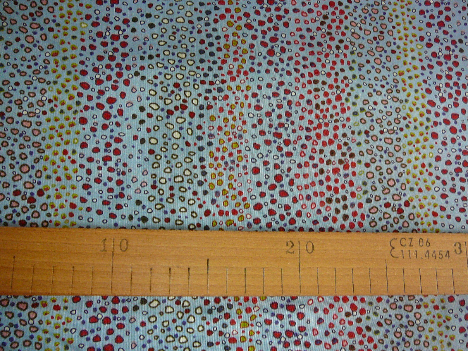 Bavlněná látka - nepravidelný puntíček No.1 - šíře 110cm