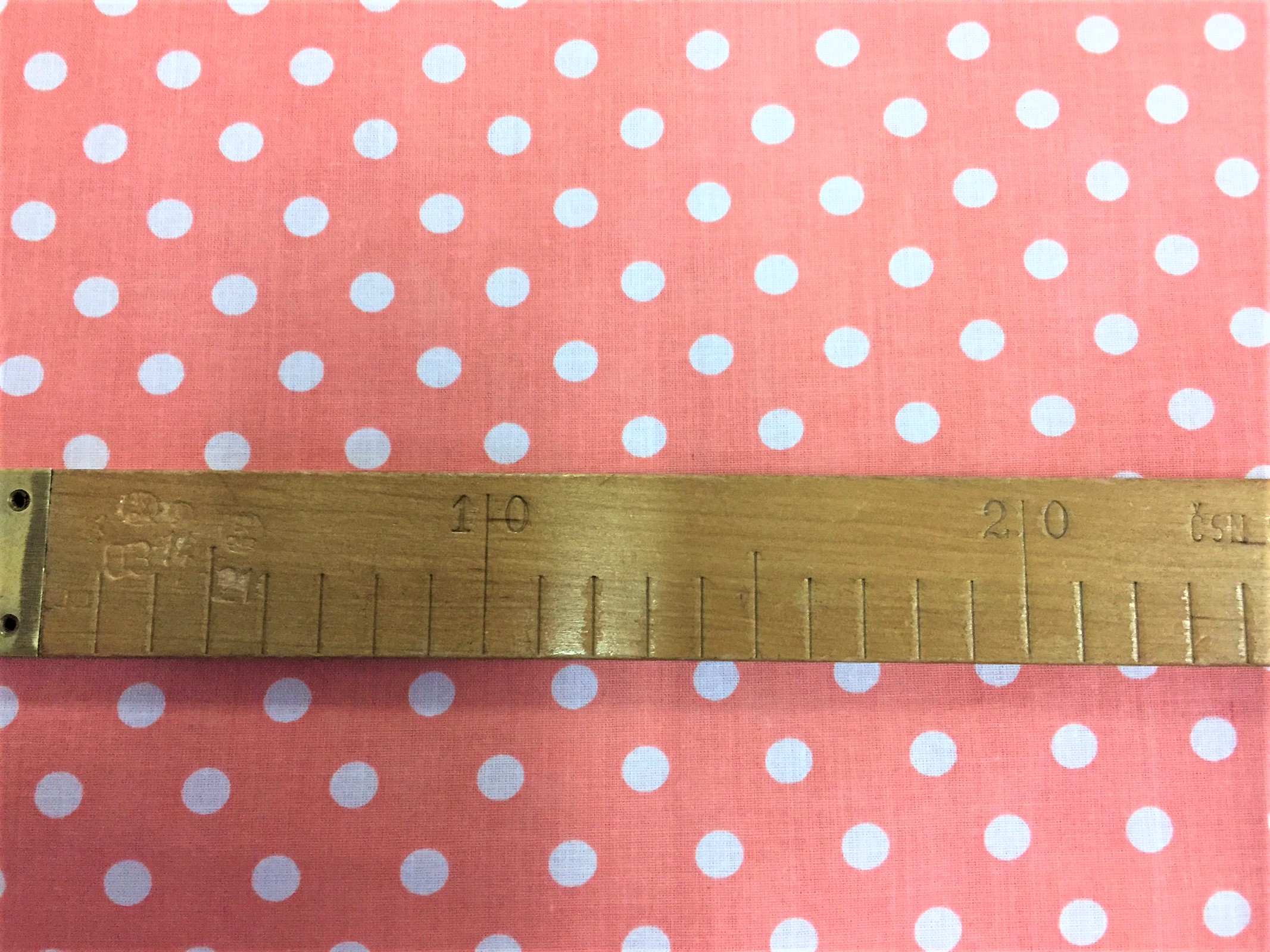 Bavlněná látka - bílý puntík na lososové No.2 - šíře 140cm