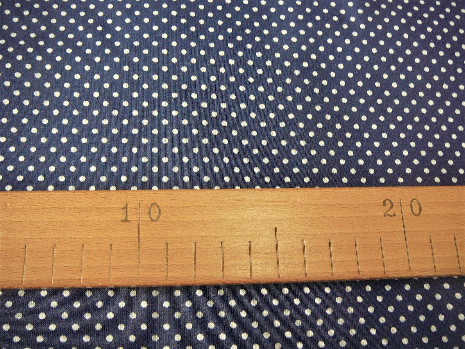 Bavlněná látka - bílý puntíček na tmavě modré - šíře 150cm