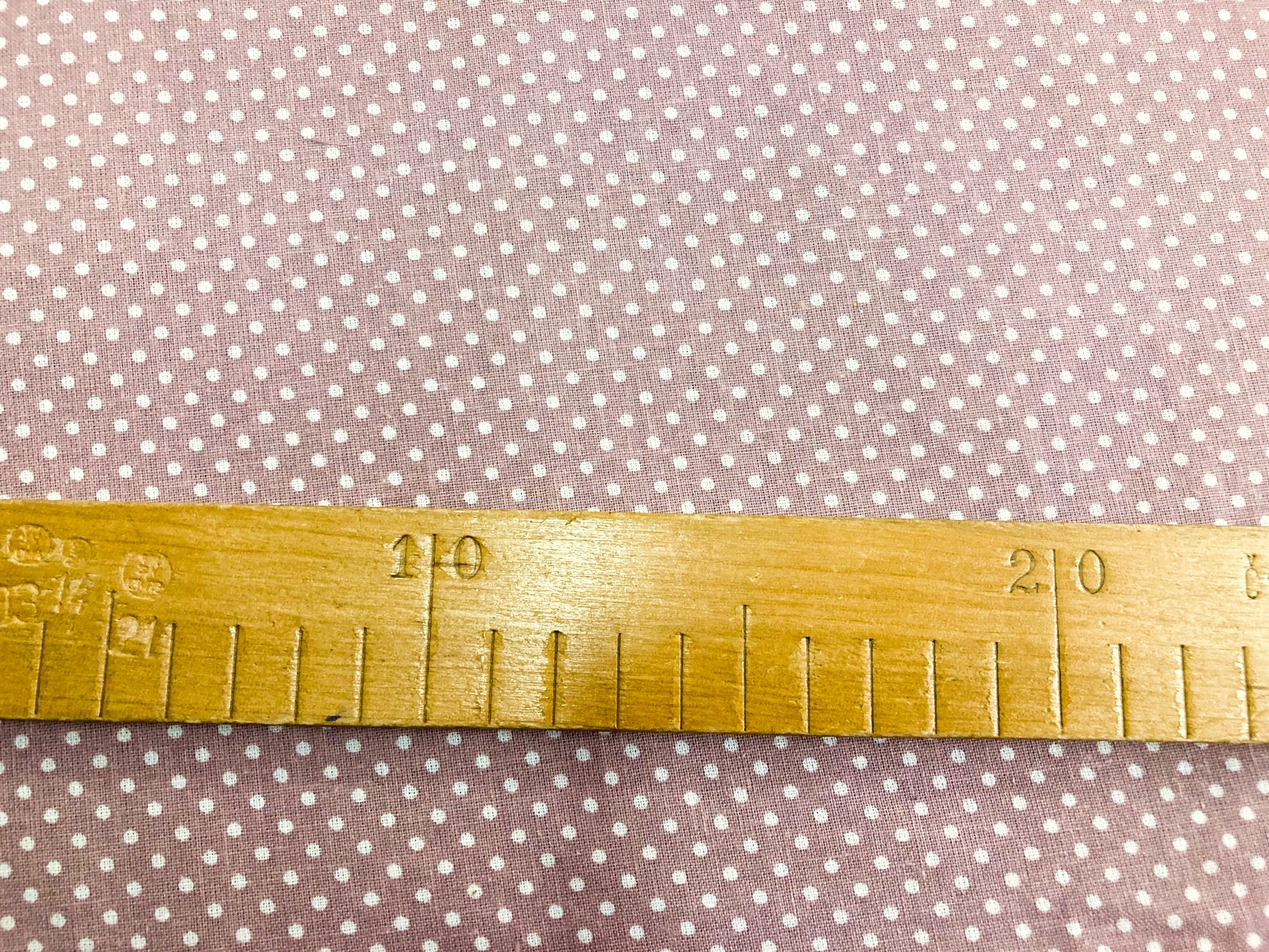 Bavlněná látka - bílý puntíček na starorůžové No.1 - šíře 140cm