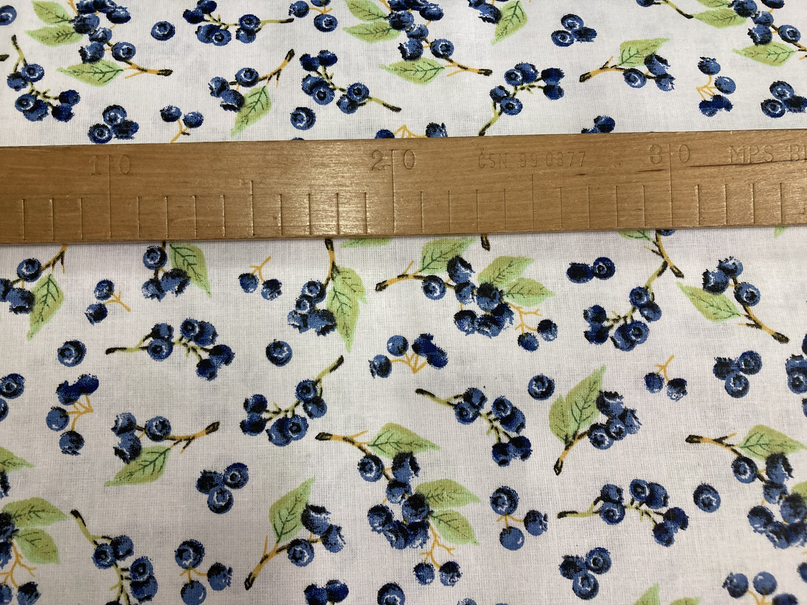 Bavlněná látka - borůvky - šíře 140cm
