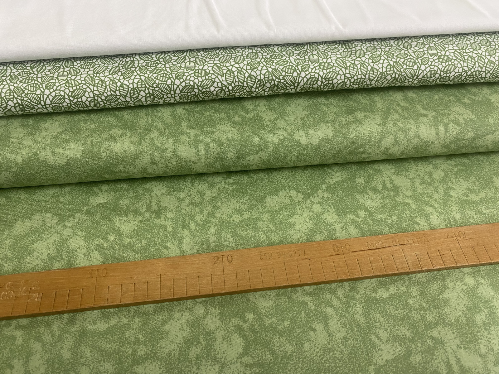 Bavlněná látka - zelený mramor - šíře 140cm