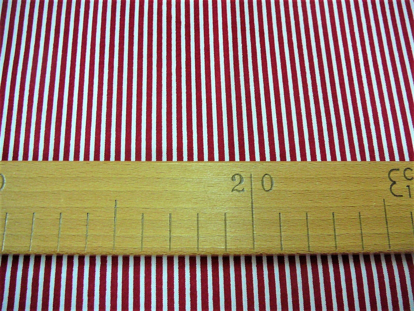 Bavlněná látka - vínový a bílý proužeček - šíře 150cm