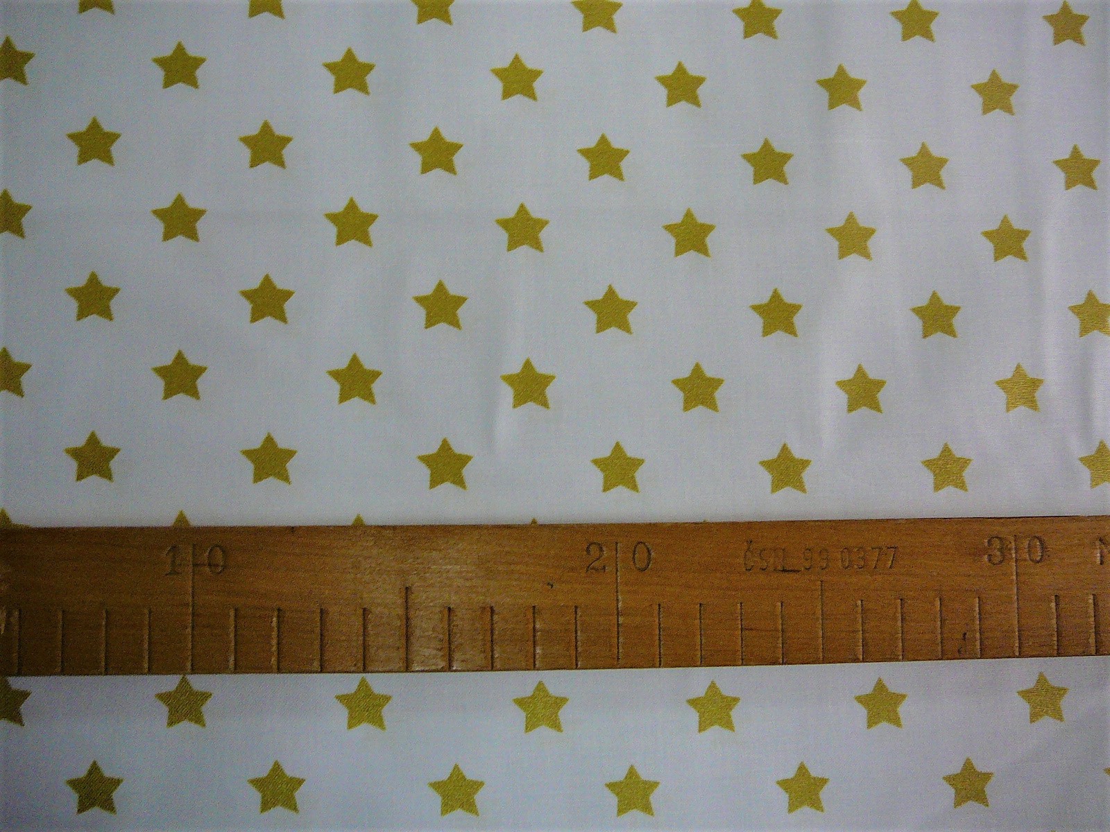 Bavlněná látka - zlaté hvězdičky na bílé - šíře 140cm