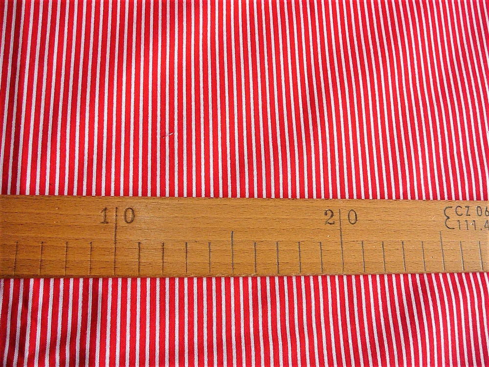 Bavlněná látka - červený a bílý proužeček - šíře 150cm