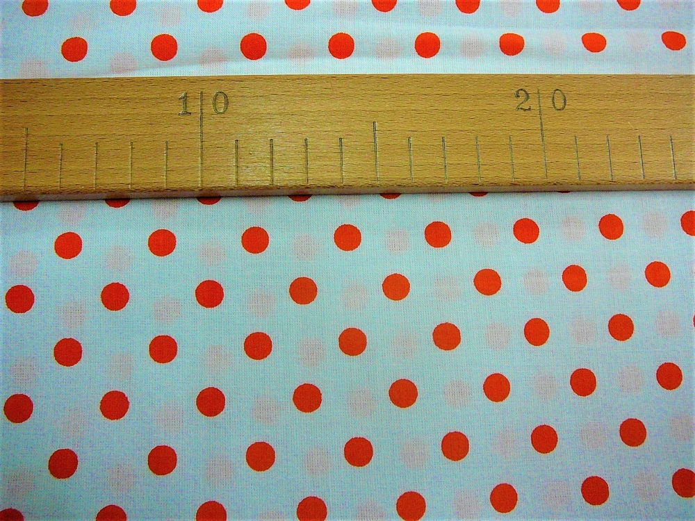 Bavlněná látka - oranžový puntík na bílé - šíře 150cm