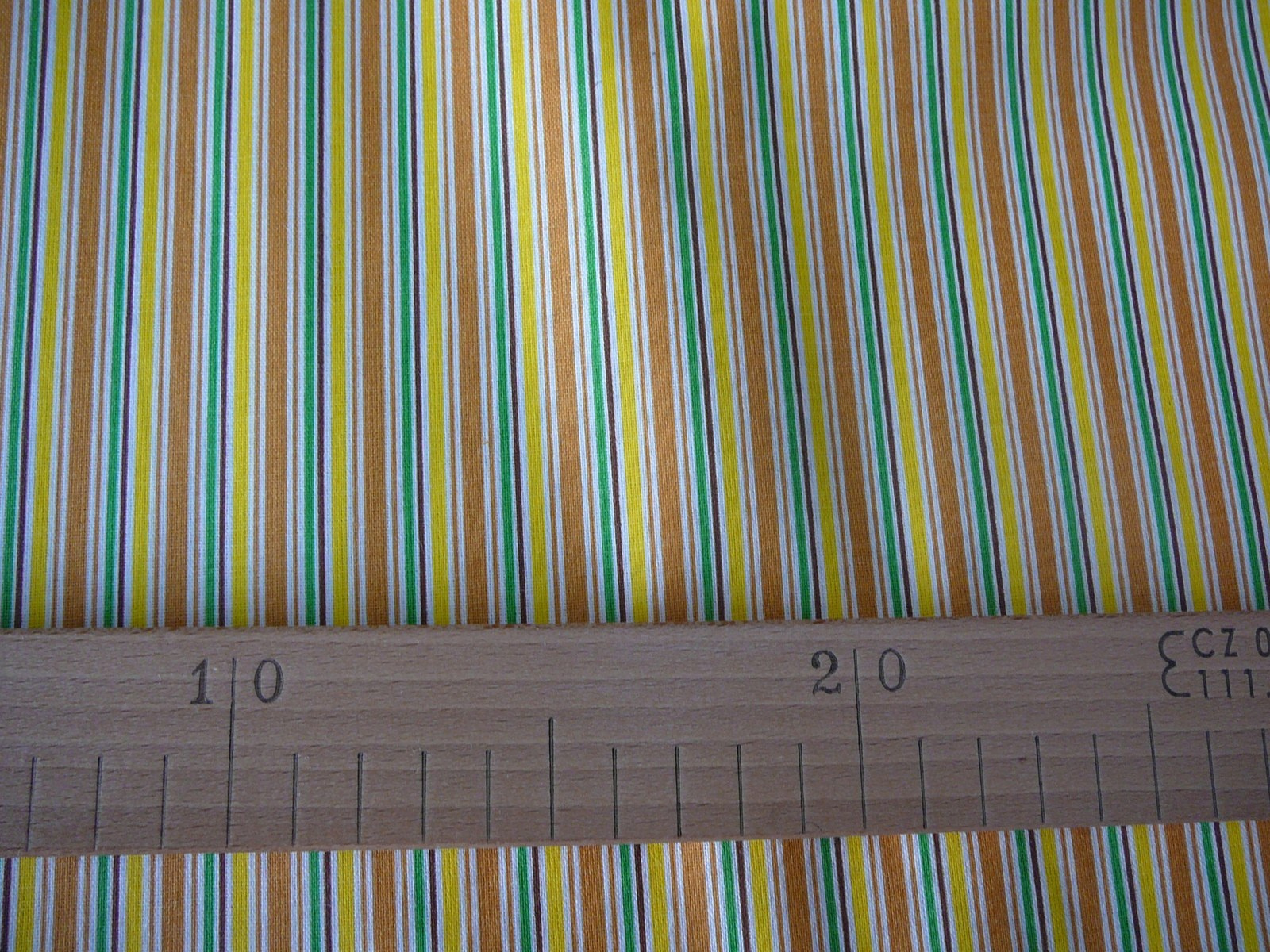 Bavlněná látka - hnědý žlutý a zelený proužek - šíře 140cm