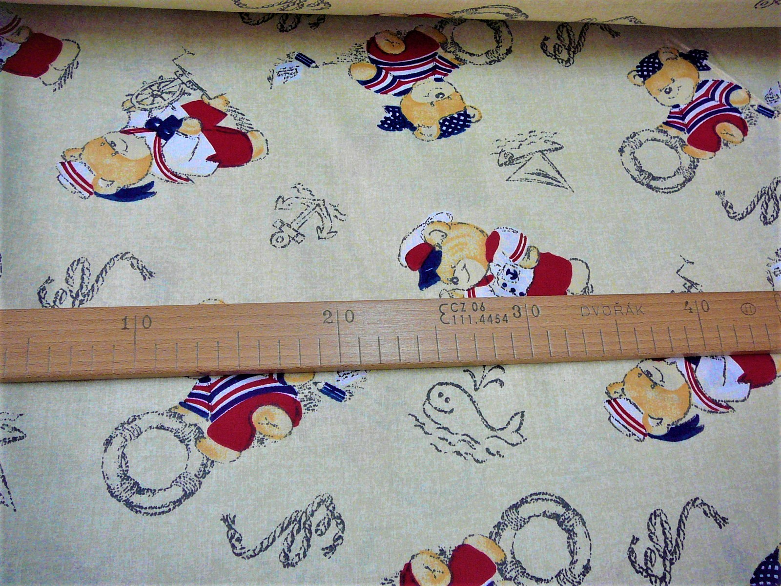 Bavlněná látka - medvěd námořník - posledních 95cm