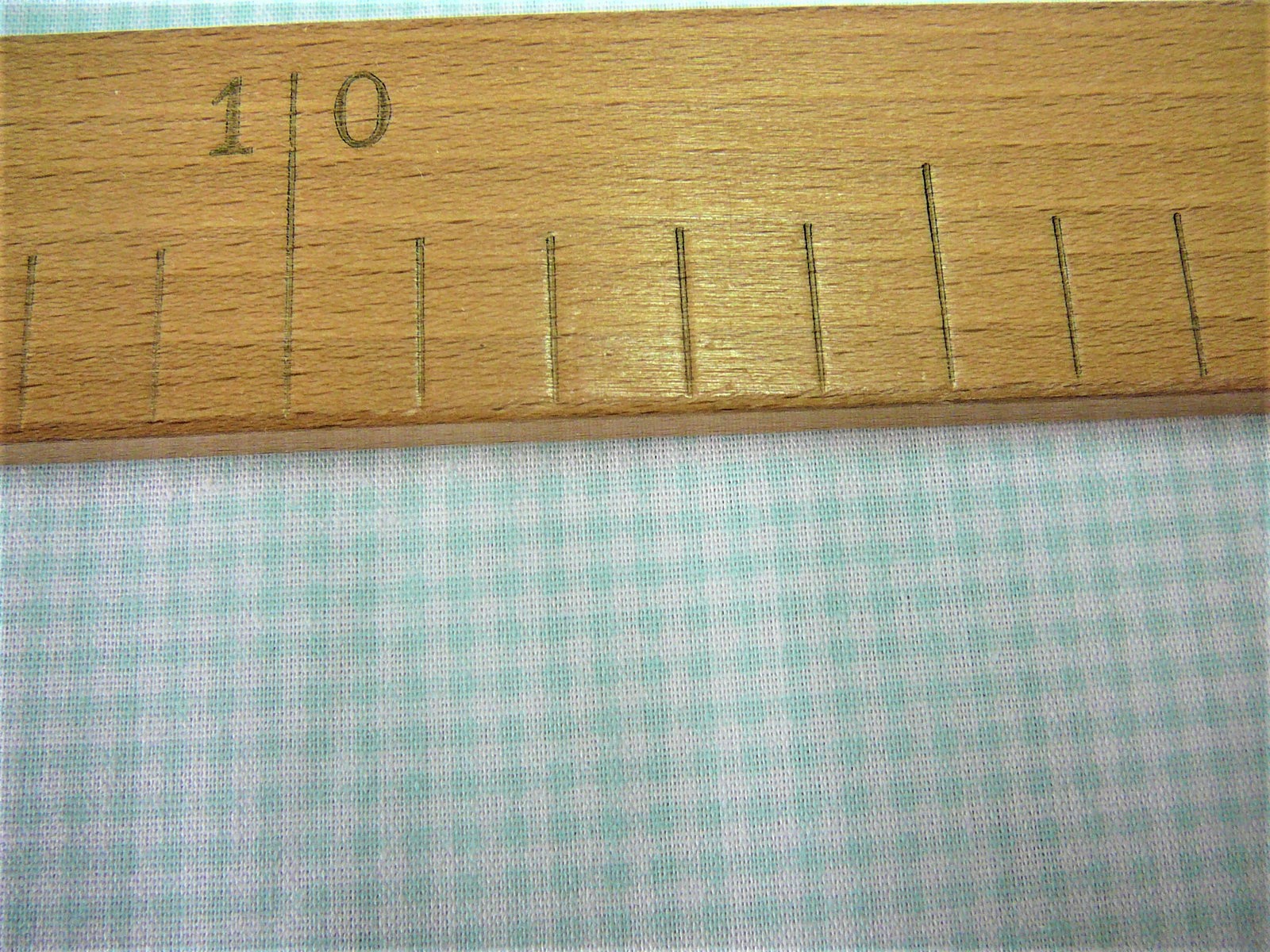 Bavlněná látka - droboučká mint kostička - šíře 140cm