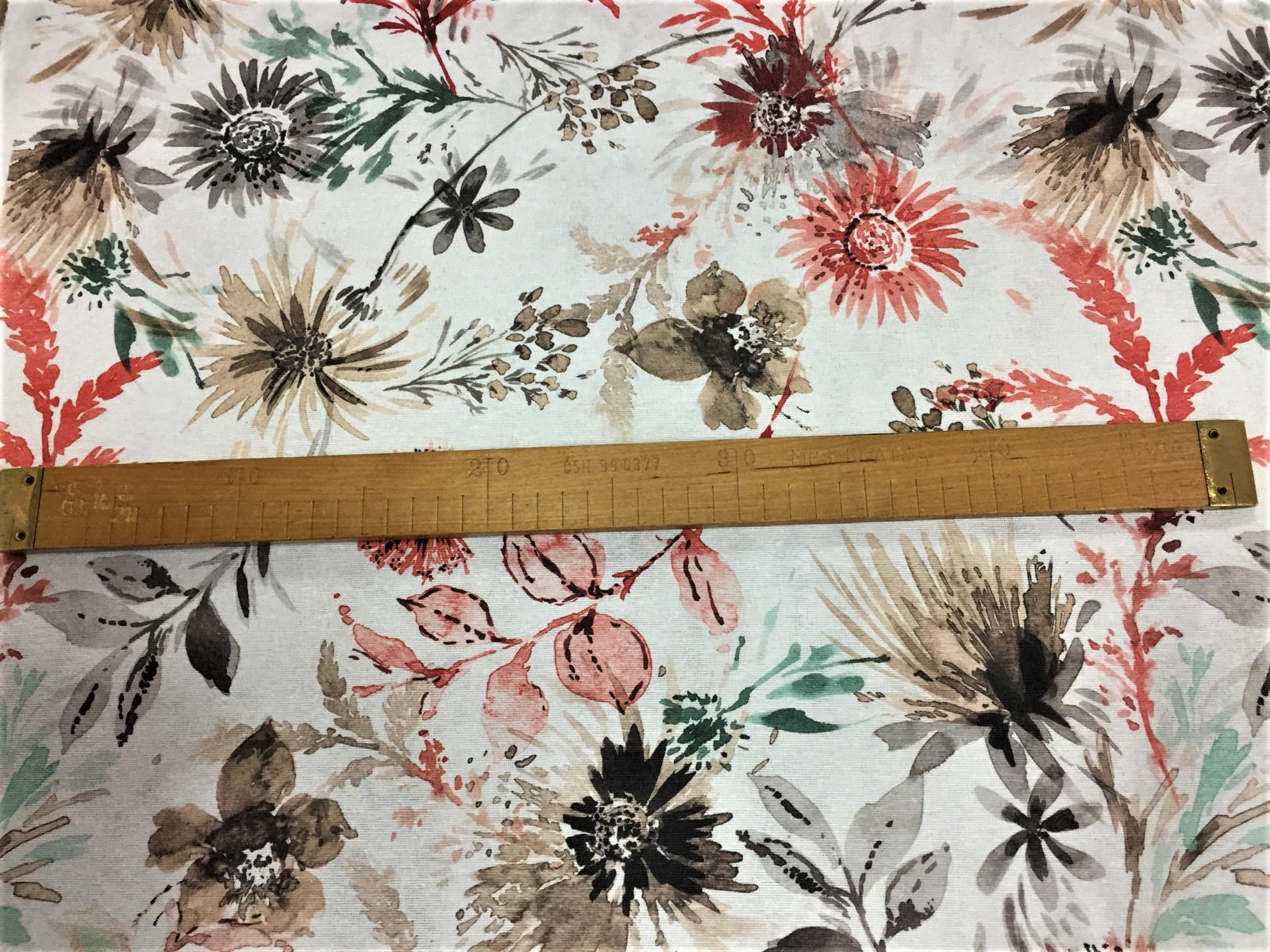 Dekoračka - kytky na bílé - šíře 140cm