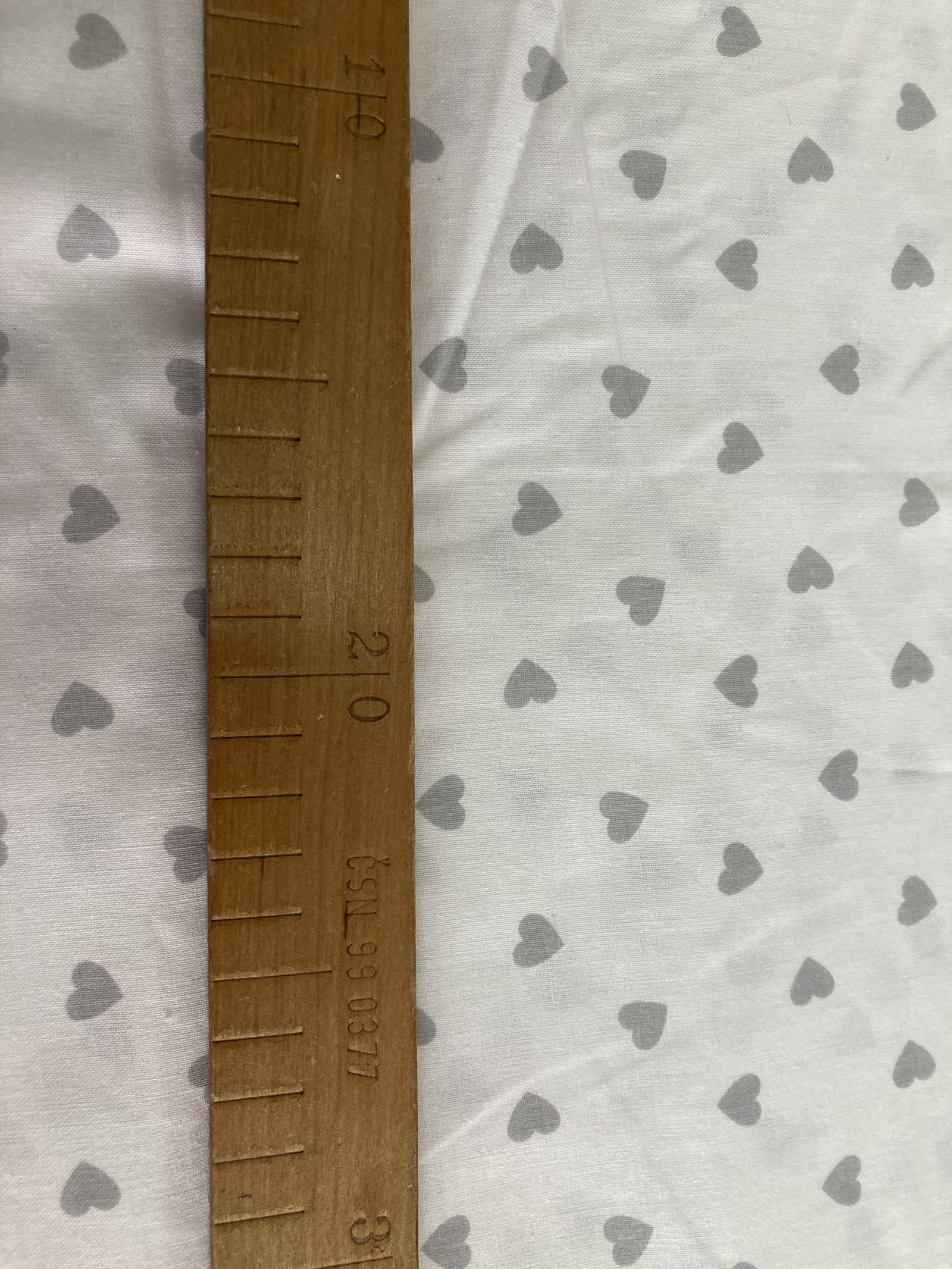 Bavlněná látka - šedá srdíčka na bílé - šíře 160cm