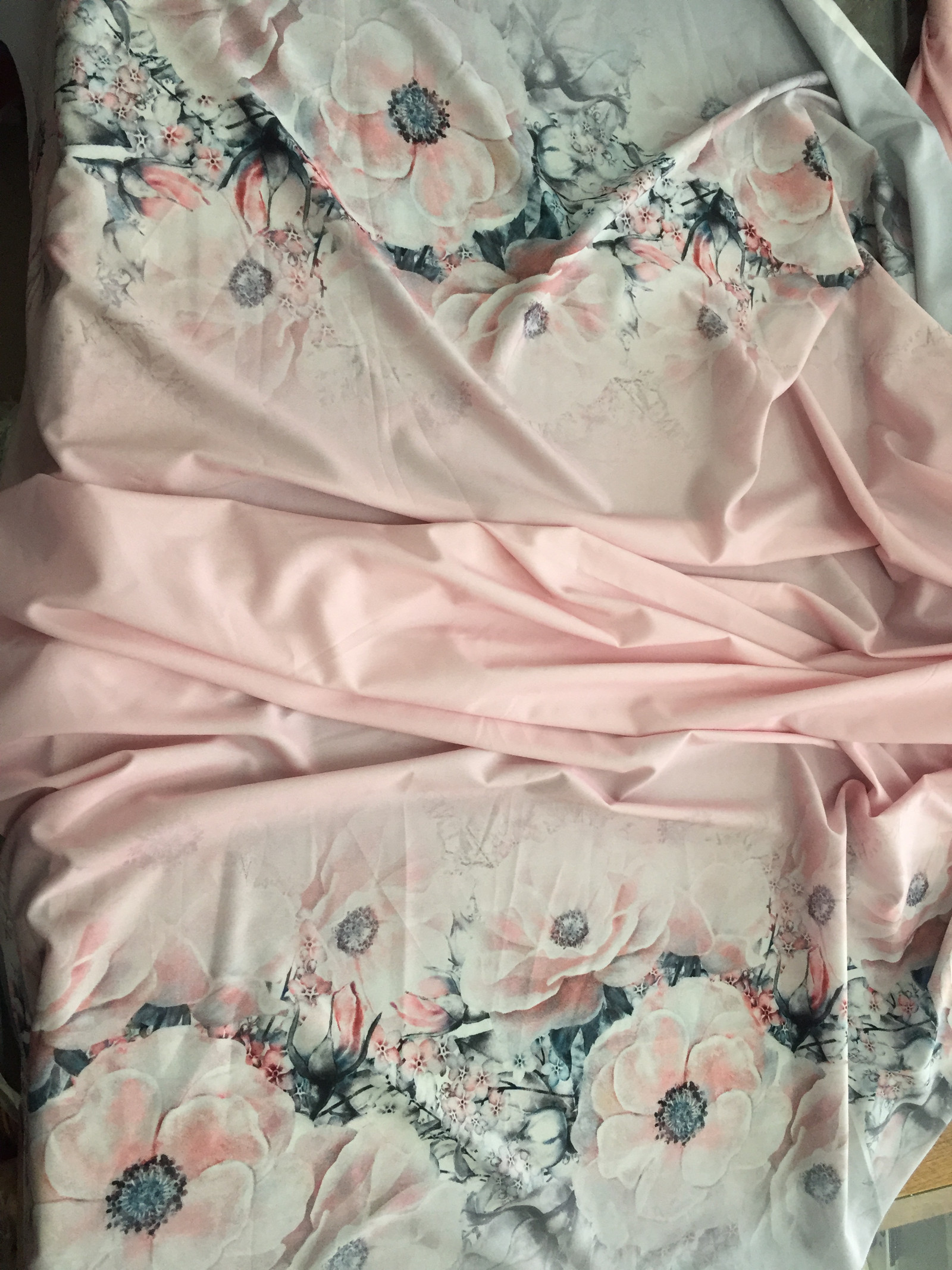 Umělé hedvábí silky - šedá kanta - poslední 1m
